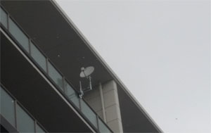 久留米市の旗先でBSアンテナ工事